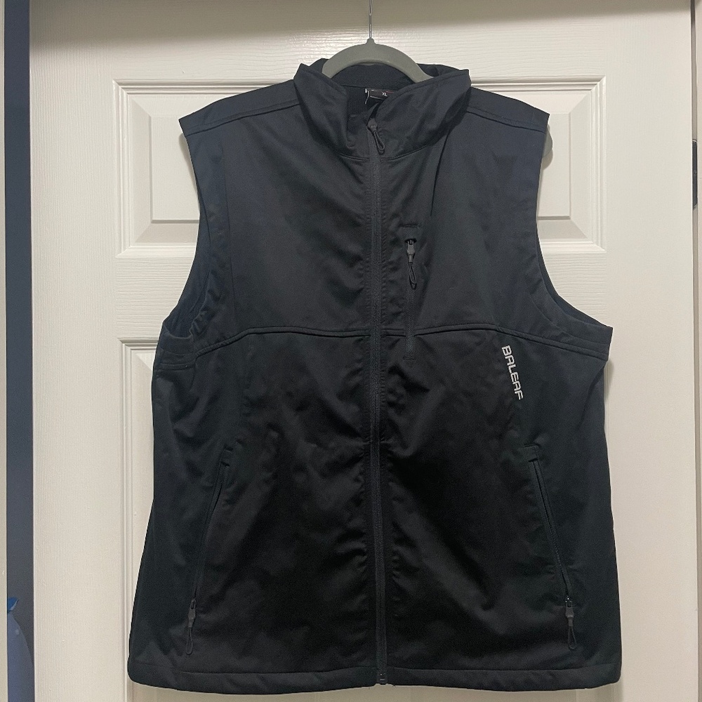 Baleaf Men’s Golf Vest – Waterproof Windproof Softshell Zip Vest w/ Pockets